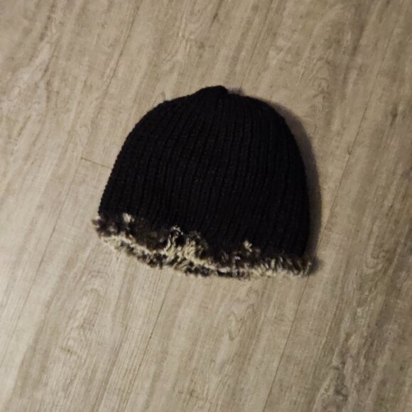 Knit Faux Fur Hat - Picture 2 of 2